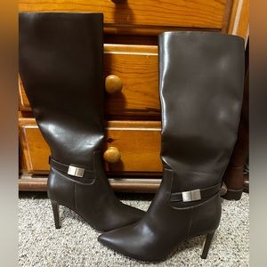 NWTs Calvin Klein Knee high boots 9.5